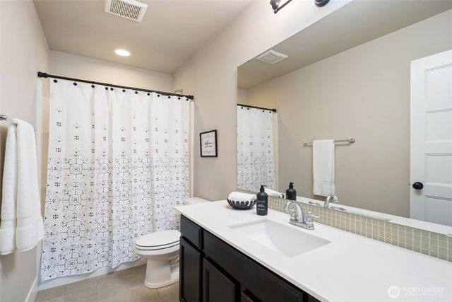 1854 Claret Loop NW, Poulsbo, WA 98370