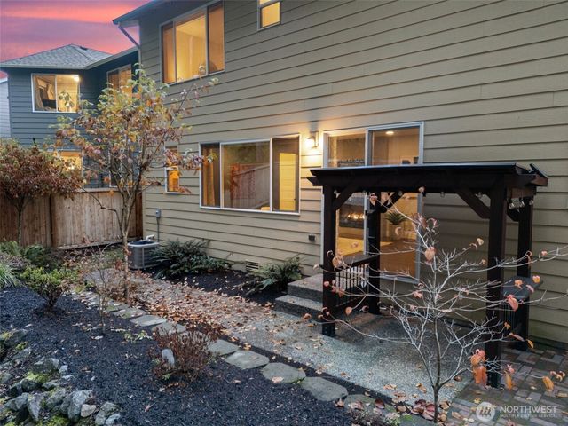 1854 Claret Loop NW, Poulsbo, WA 98370