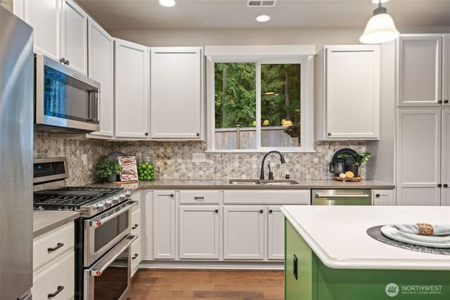 1854 Claret Loop NW, Poulsbo, WA 98370