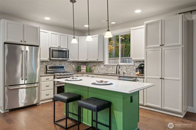 1854 Claret Loop NW, Poulsbo, WA 98370