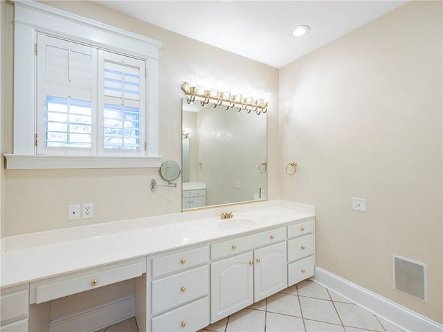 652 Oglethorpe Ave, St Simons Island, GA 31522