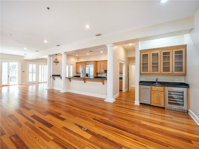 652 Oglethorpe Ave, St Simons Island, GA 31522