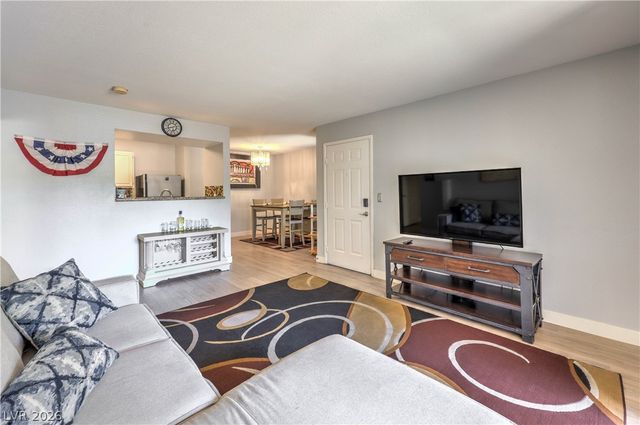 5055 West Hacienda Avenue 1037, Las Vegas, NV 89118