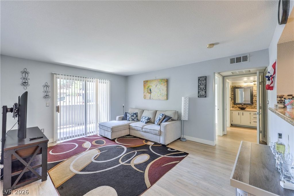 5055 West Hacienda Avenue 1037, Las Vegas, NV 89118