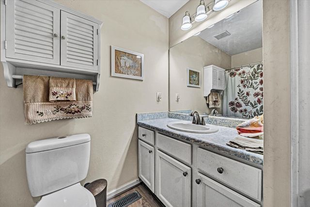 1711 Bush Farm DR, Vinton, VA 24179