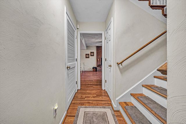 1711 Bush Farm DR, Vinton, VA 24179