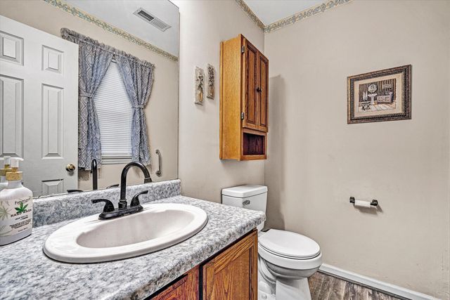 1711 Bush Farm DR, Vinton, VA 24179