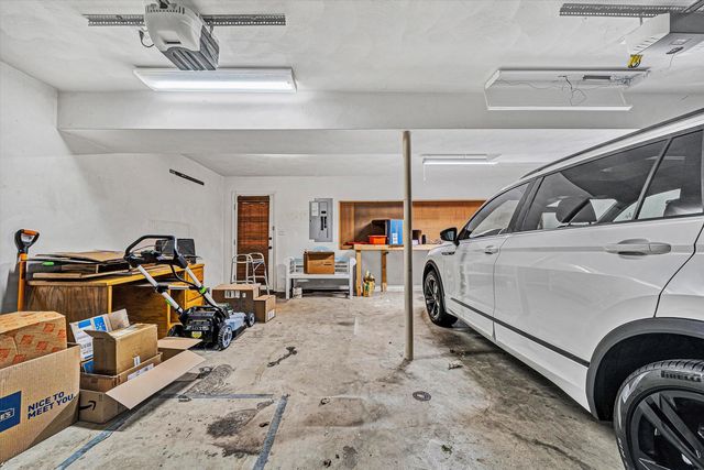 1711 Bush Farm DR, Vinton, VA 24179