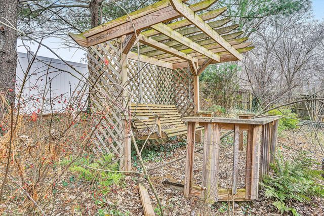 1711 Bush Farm DR, Vinton, VA 24179