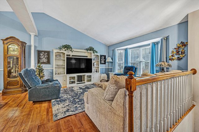 1711 Bush Farm DR, Vinton, VA 24179