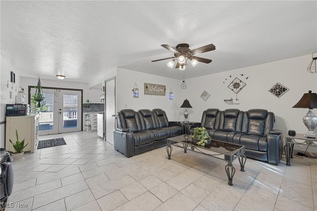 902 Colonel Drive, Cleveland, OH 44109