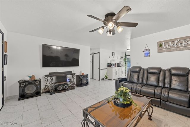 902 Colonel Drive, Cleveland, OH 44109