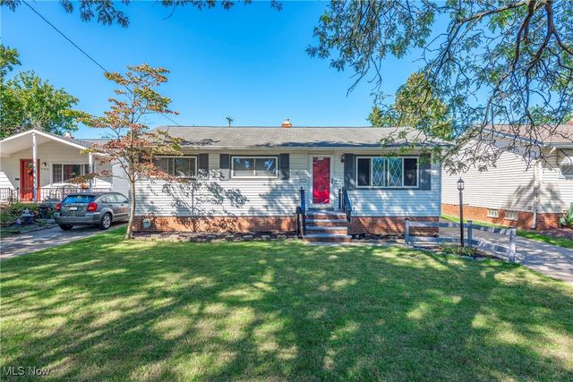 902 Colonel Drive, Cleveland, OH 44109