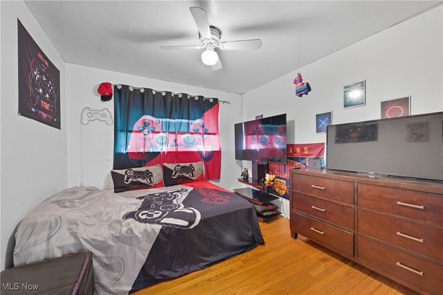 902 Colonel Drive, Cleveland, OH 44109