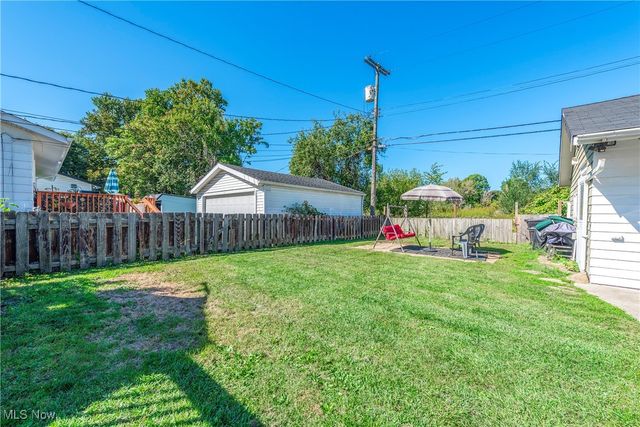 902 Colonel Drive, Cleveland, OH 44109