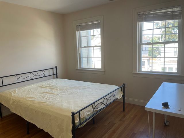 220 Grove Street 1, Waltham, MA 02453