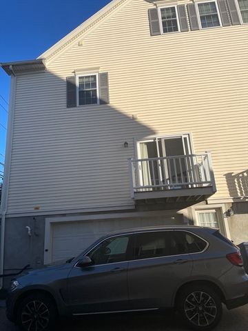 220 Grove Street 1, Waltham, MA 02453