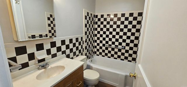 1924 Flora St, North Little Rock, AR 72114