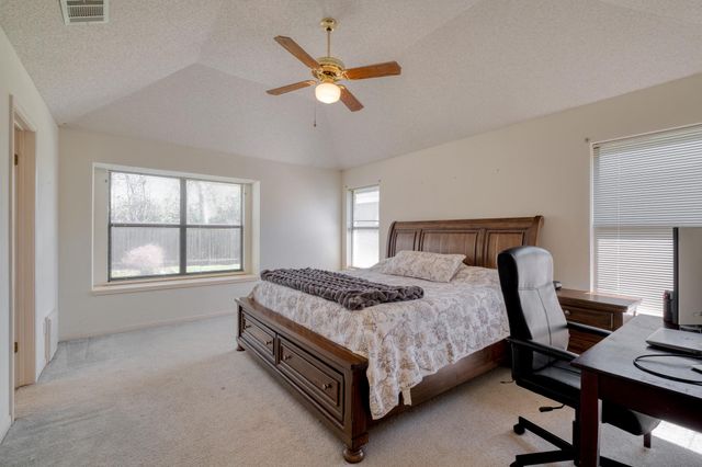 2010 Lark LN, Taylor, TX 76574