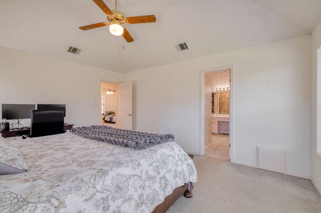 2010 Lark LN, Taylor, TX 76574