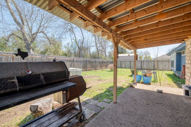 2010 Lark LN, Taylor, TX 76574