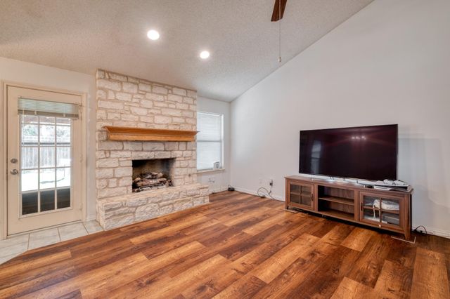 2010 Lark LN, Taylor, TX 76574