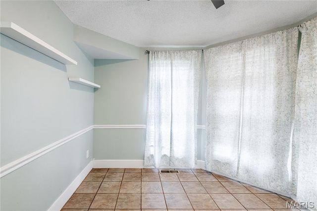 4851 Arevalo Drive, St Louis, MO 63128