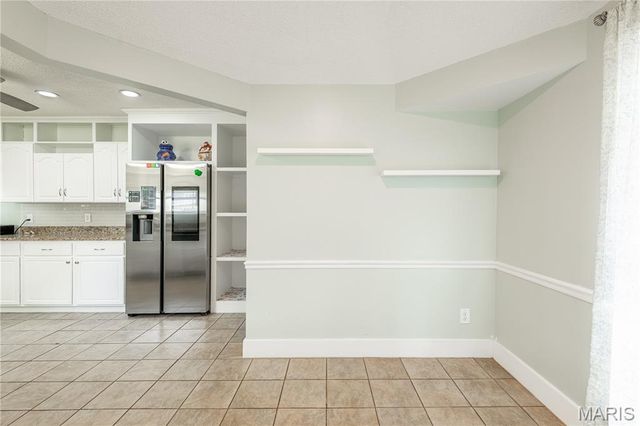 4851 Arevalo Drive, St Louis, MO 63128