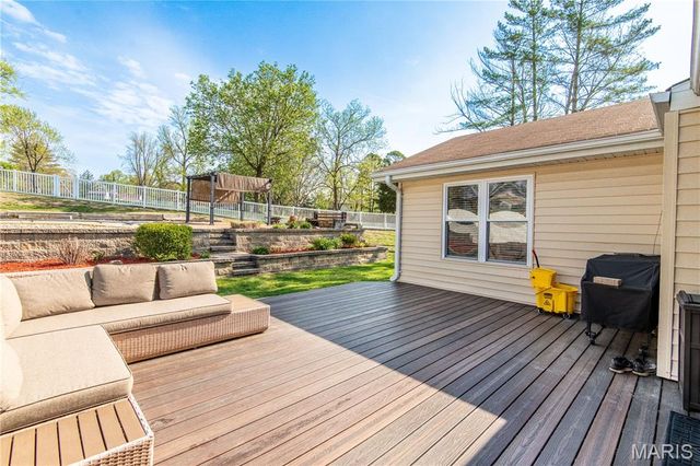 4851 Arevalo Drive, St Louis, MO 63128