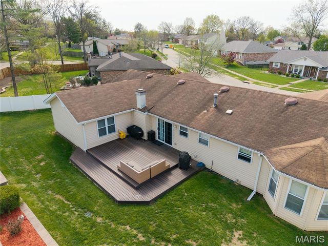 4851 Arevalo Drive, St Louis, MO 63128