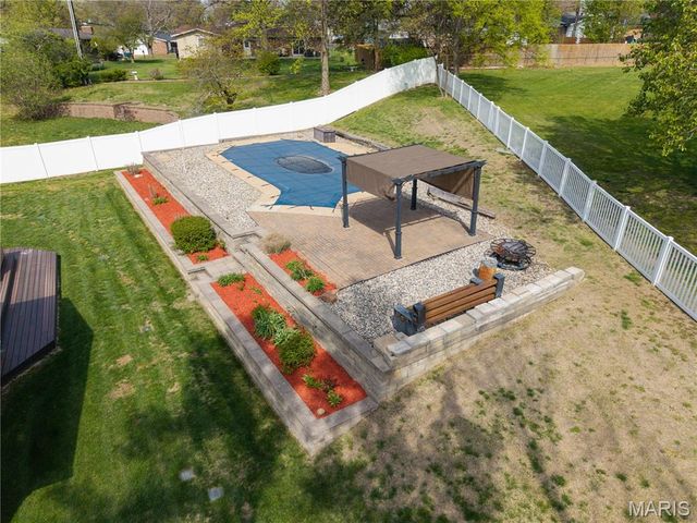 4851 Arevalo Drive, St Louis, MO 63128