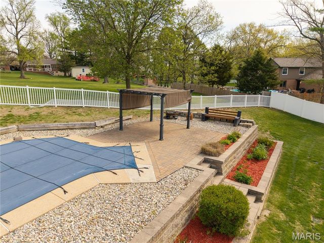 4851 Arevalo Drive, St Louis, MO 63128