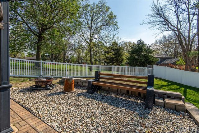 4851 Arevalo Drive, St Louis, MO 63128