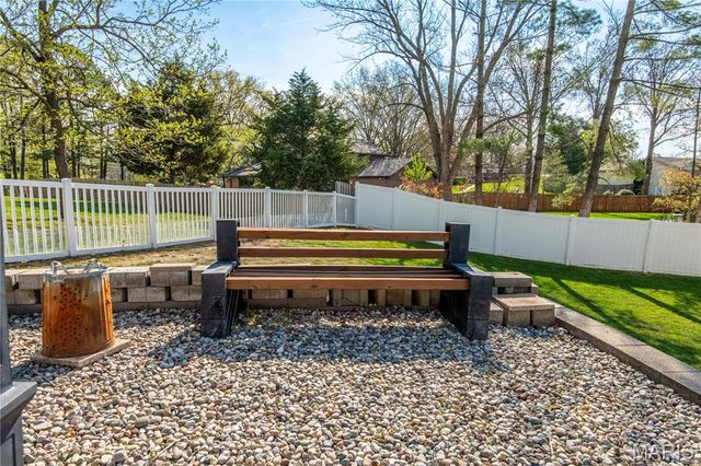 4851 Arevalo Drive, St Louis, MO 63128