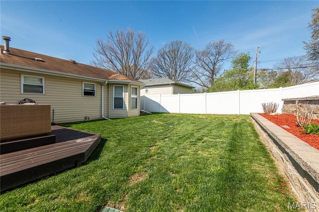 4851 Arevalo Drive, St Louis, MO 63128