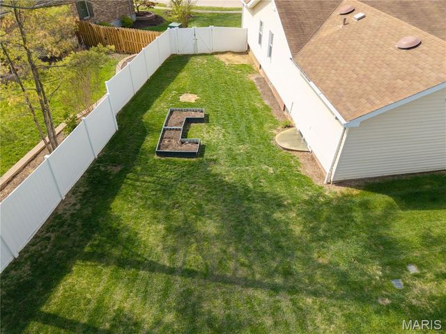 4851 Arevalo Drive, St Louis, MO 63128