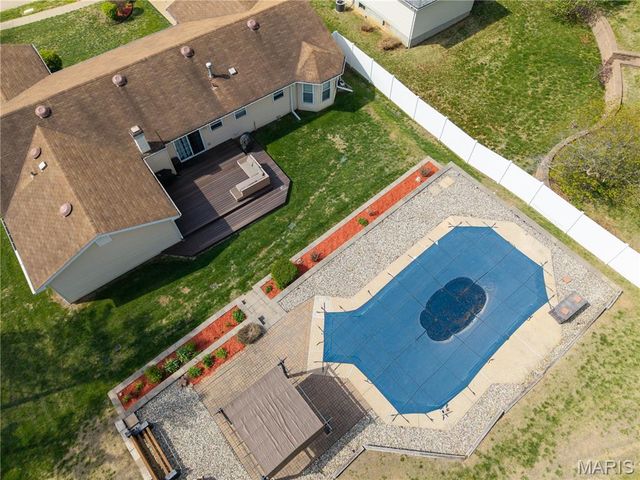 4851 Arevalo Drive, St Louis, MO 63128