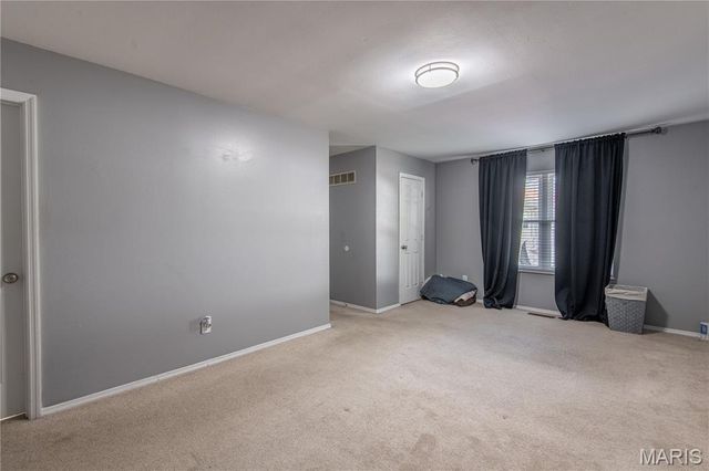 4851 Arevalo Drive, St Louis, MO 63128