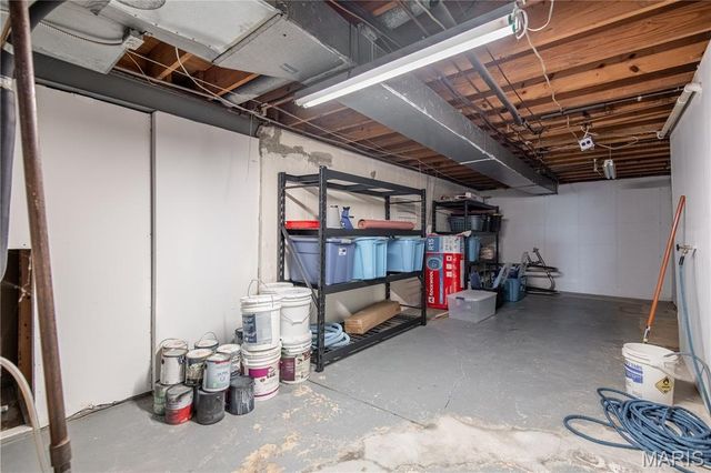 4851 Arevalo Drive, St Louis, MO 63128