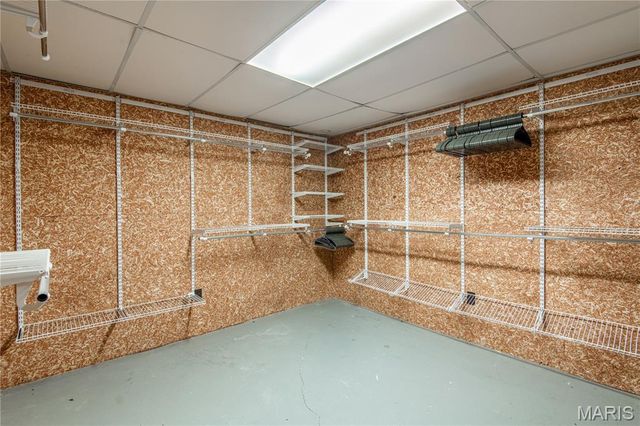 4851 Arevalo Drive, St Louis, MO 63128