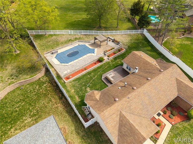 4851 Arevalo Drive, St Louis, MO 63128