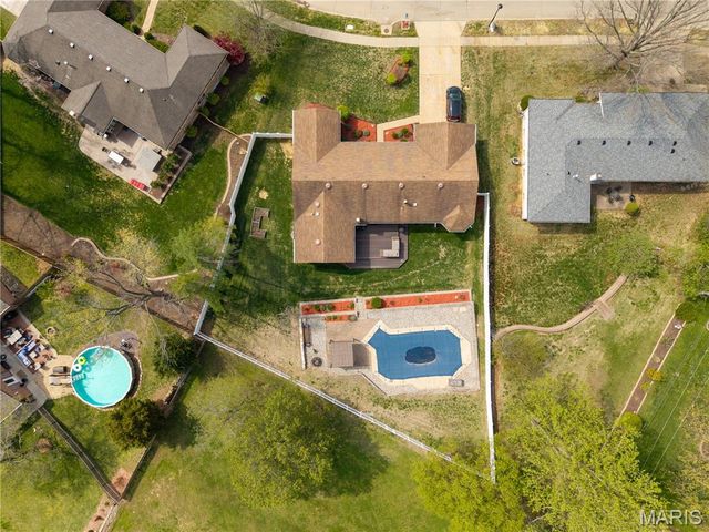 4851 Arevalo Drive, St Louis, MO 63128