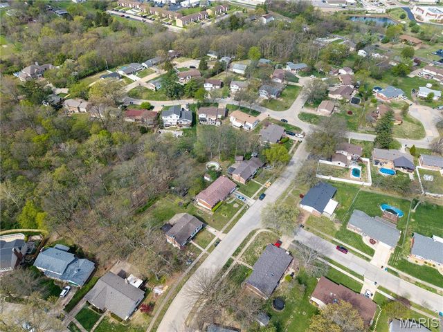 4851 Arevalo Drive, St Louis, MO 63128