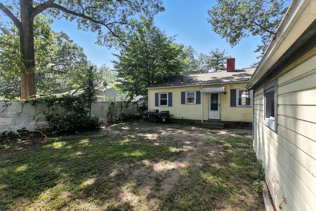 731 Bay St, Springfield, MA 01105