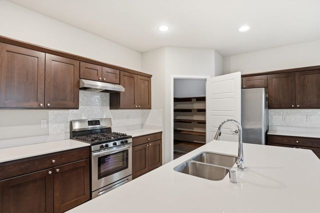 10003 N White Ln, Cheney, WA 99004