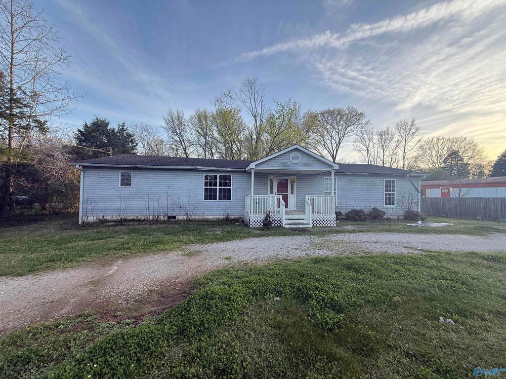 886 Plummer Road NW, Huntsville, AL 35806