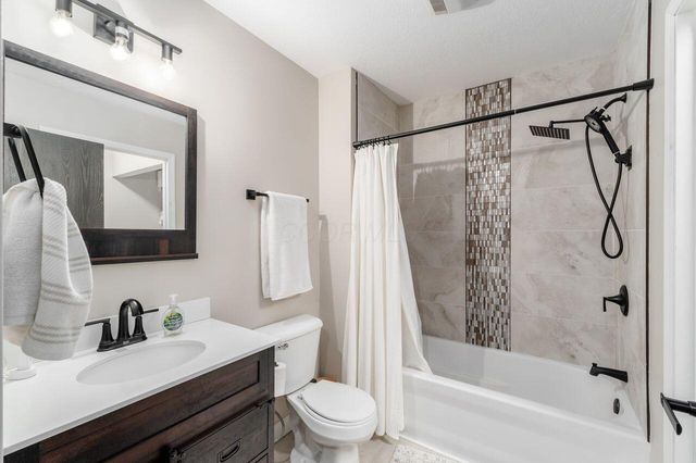 4363 Seahorse Lane, Groveport, OH 43125