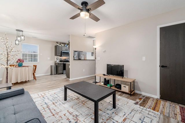 4363 Seahorse Lane, Groveport, OH 43125