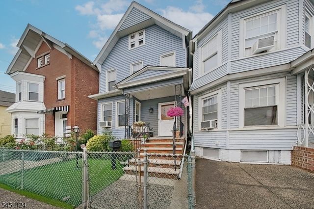 402 Davis Ave, Harrison Town, NJ 07029