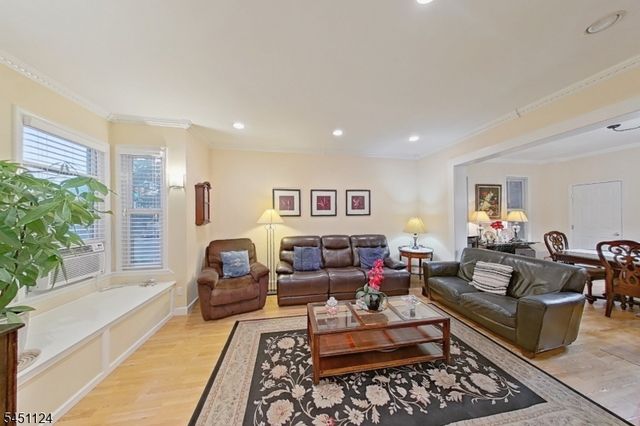 402 Davis Ave, Harrison Town, NJ 07029